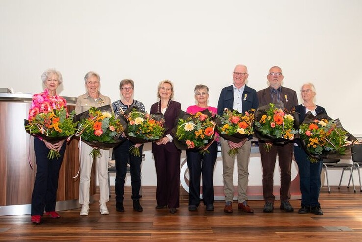 Zeven Koninklijke onderscheidingen bij lintjesregen in Ommen